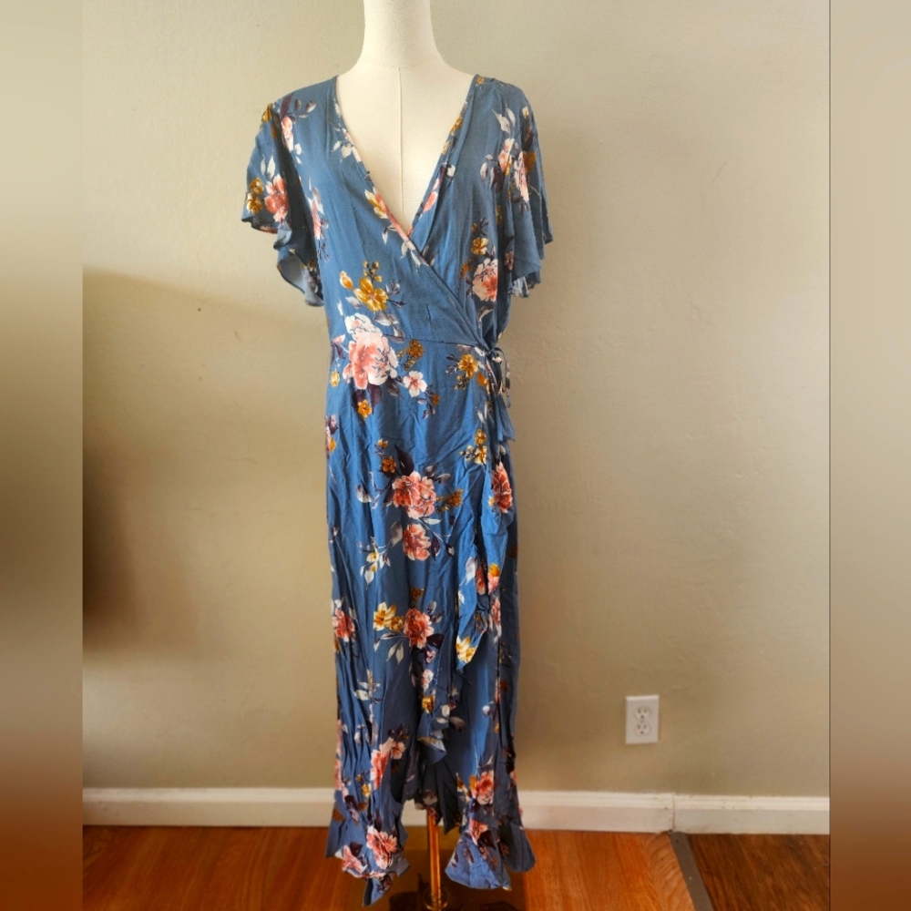 Floral Maxi Wrap Dress Size L🌸